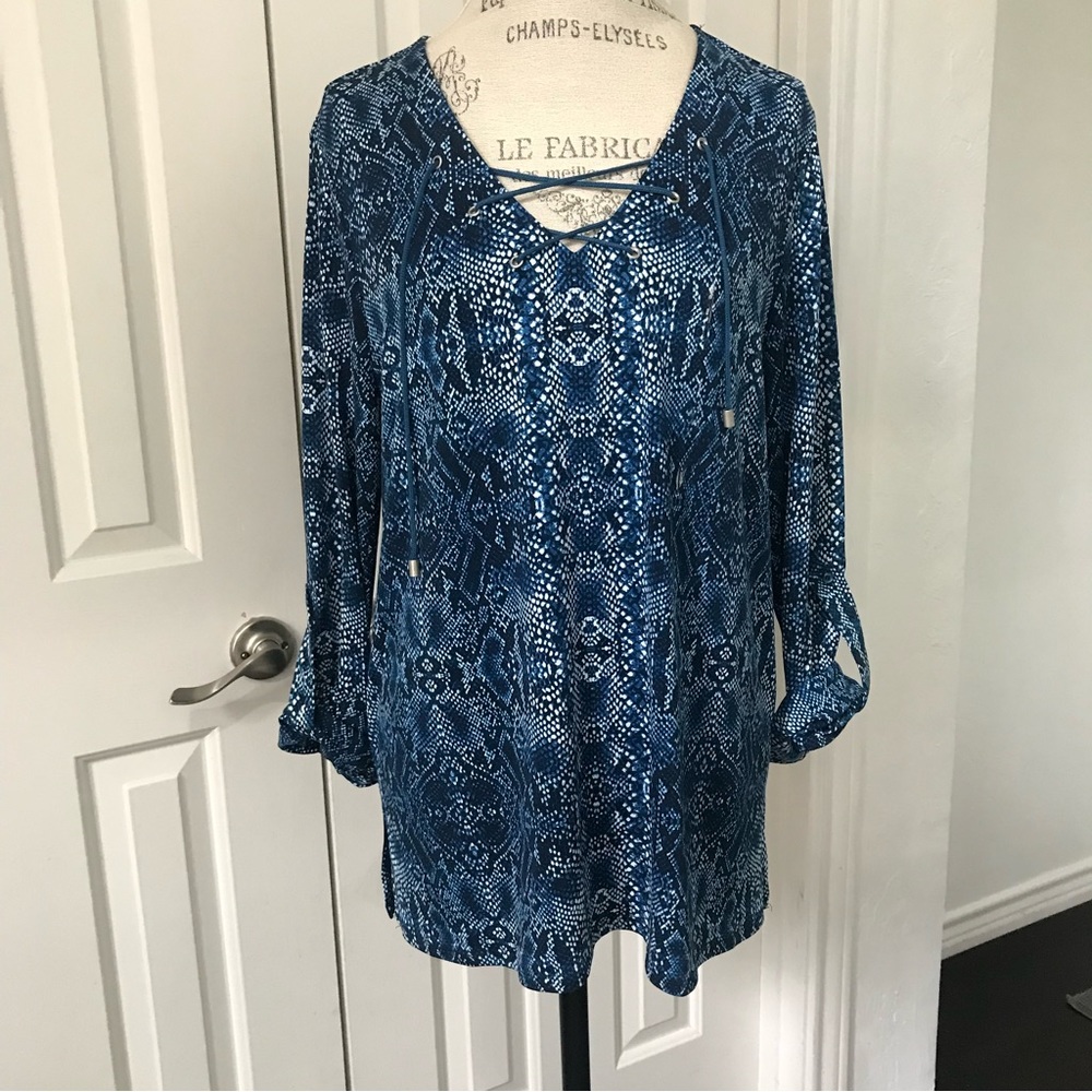 Larry Levine Blue Pattern Top